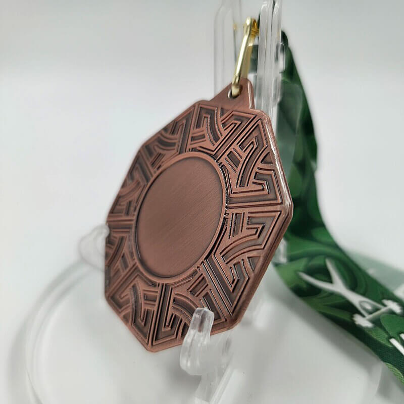 3707-050 Медаль Мадамка 3707-050